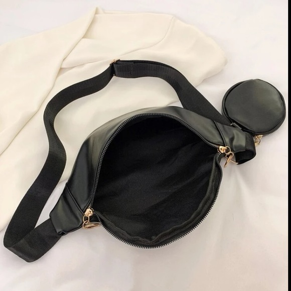 💙 Leather Black Adjustable Strap Fanny Pack With A Removable Coin Purse - Picture 5 of 6